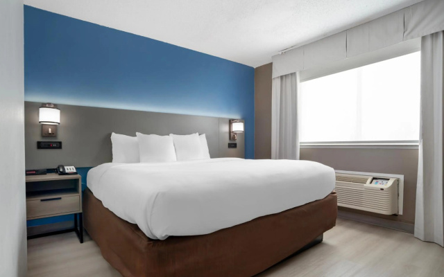 photo 4 of Comfort Inn & Suites Crystal Inn Sportsplex
