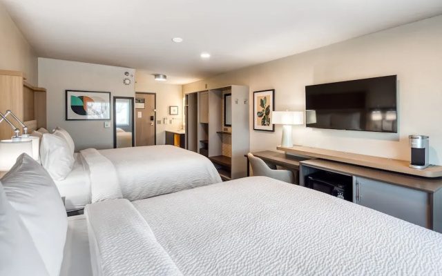 photo 5 of Comfort Inn & Suites Downtown