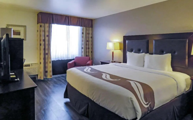photo 4 of Comfort Inn & Suites Everett