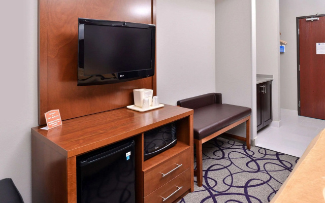 photo 4 of Comfort Inn & Suites Frisco - Plano
