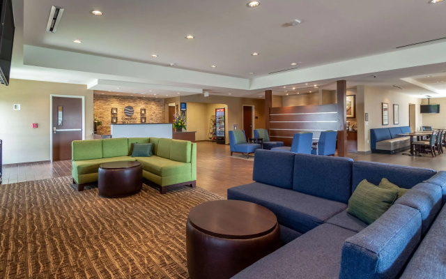 photo 2 of Comfort Inn & Suites – Harrisburg Airport – Hershey South