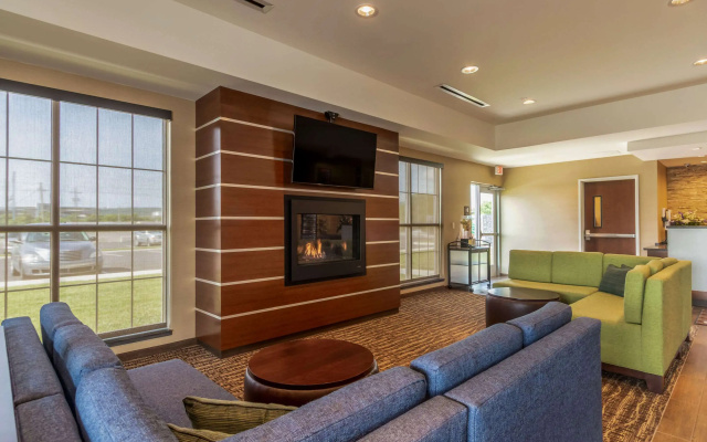 photo 5 of Comfort Inn & Suites – Harrisburg Airport – Hershey South