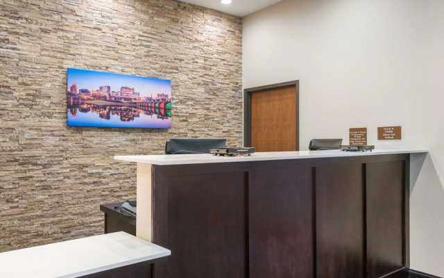 photo 2 of Comfort Inn & Suites Harrisburg - Hershey West