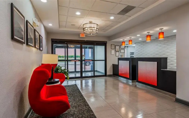 photo 4 of Comfort Inn & Suites Hotel