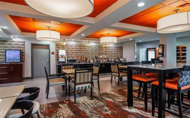 photo 5 of Comfort Inn & Suites Hotel