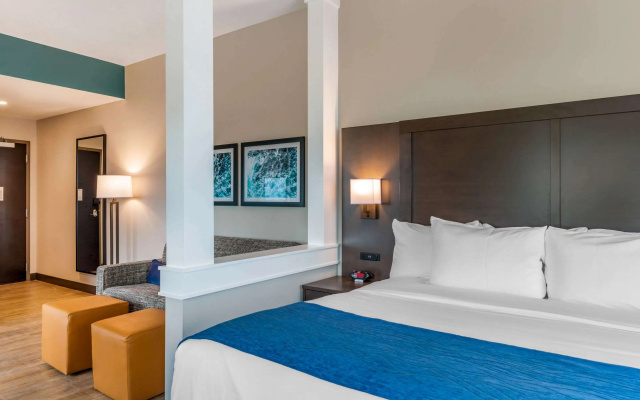 photo 2 of Comfort Inn & Suites Miami International Airport