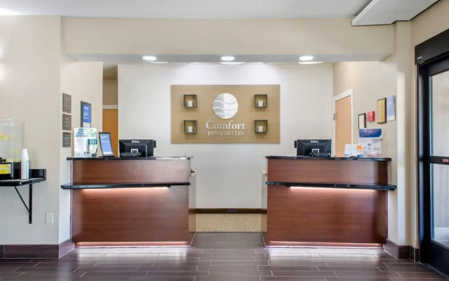 photo 2 of Comfort Inn & Suites Covington - Mandeville