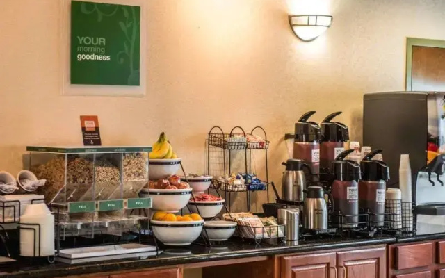 photo 4 of Comfort Inn & Suites Panama City - St Andrew