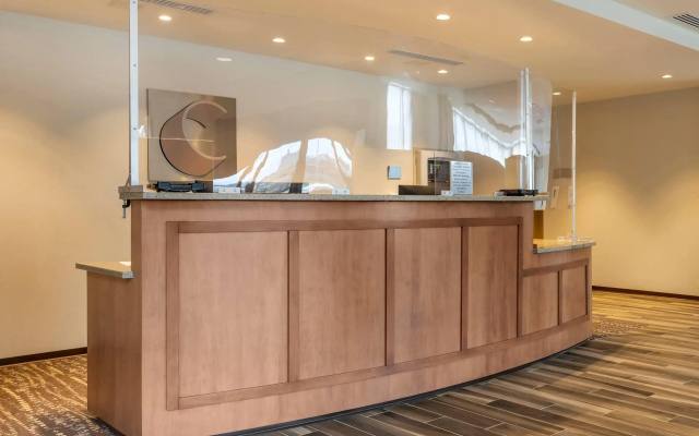 photo 2 of Comfort Inn & Suites Pittsburgh-Northshore