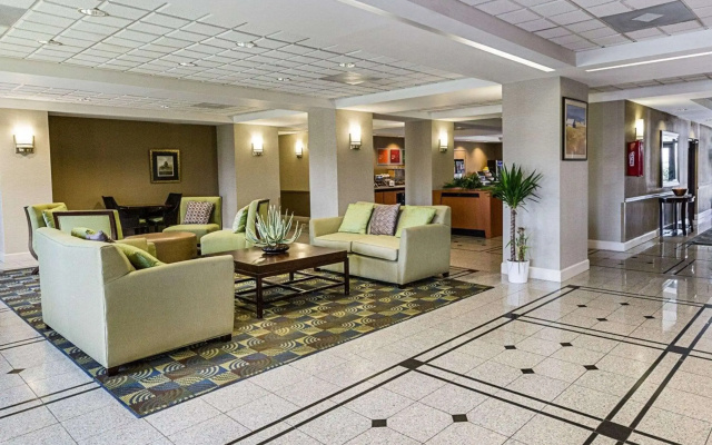 photo 2 of Comfort Inn & Suites Southwest Fwy at Westpark