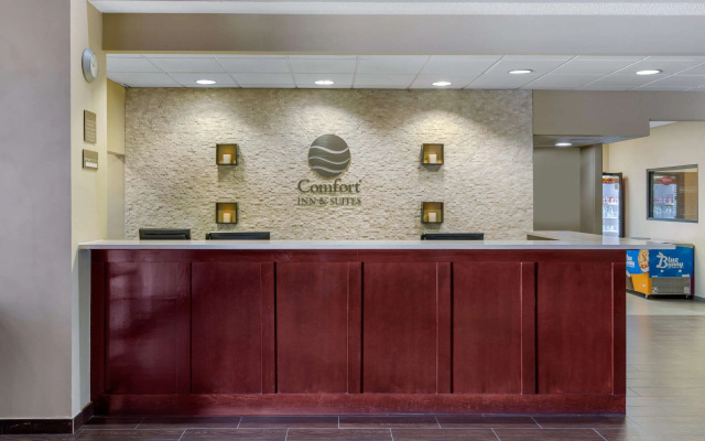 photo 2 of Comfort Inn & Suites SW Houston Sugarland