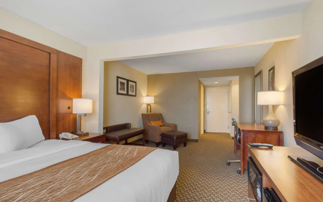 photo 5 of Comfort Inn & Suites SW Houston Sugarland