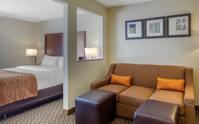 photo 2 of Comfort Inn & Suites SW Houston Sugarland