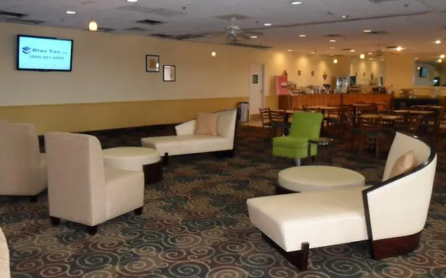photo 2 of Comfort Inn & Suites Winter Park Village Area