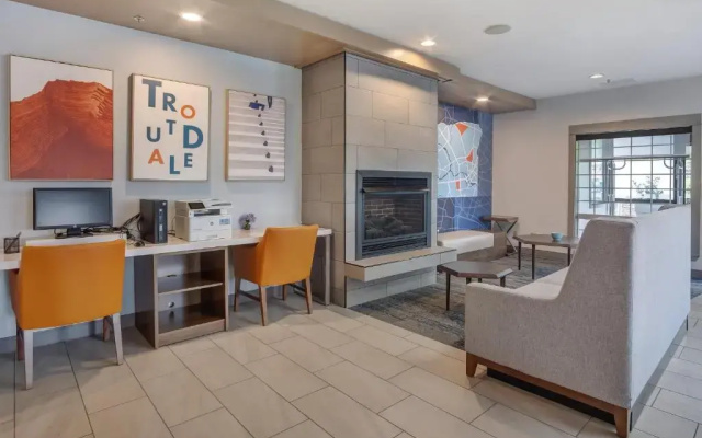 photo 3 of Comfort Inn & Suites-columbia Gorge West