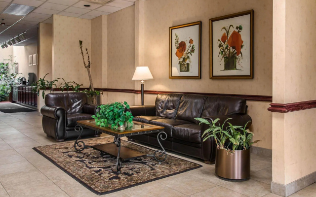photo 2 of American Inn & Suites Waterford