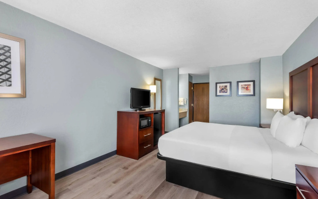 photo 4 of Quality Inn Waverly