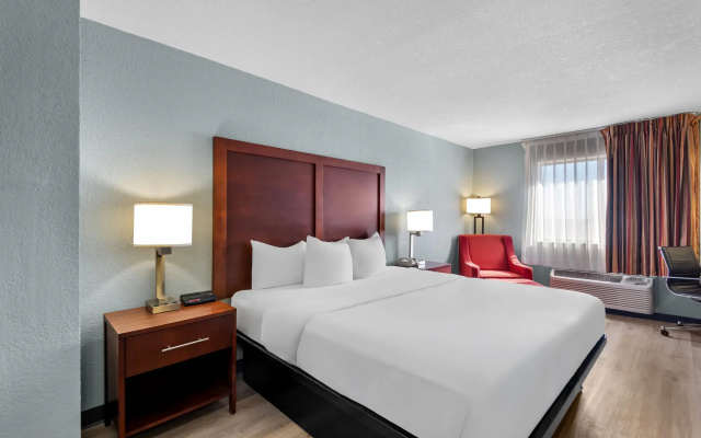 photo 5 of Quality Inn Waverly