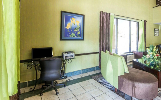 photo 4 of Quality Inn West