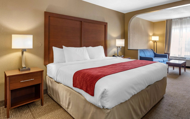 photo 3 of Comfort Inn Biltmore West
