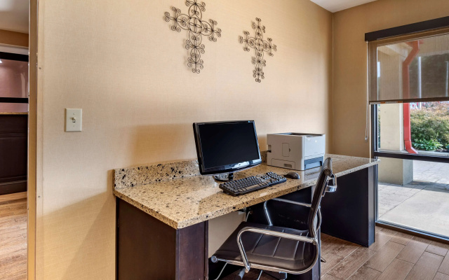 photo 4 of Comfort Inn Biltmore West