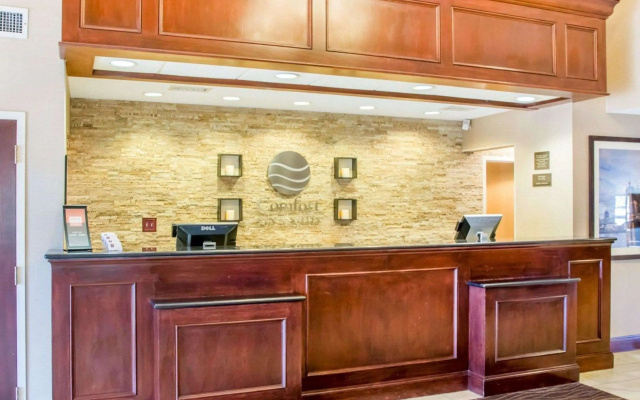 photo 2 of Comfort Inn & Suites West Chester - North Cincinnati