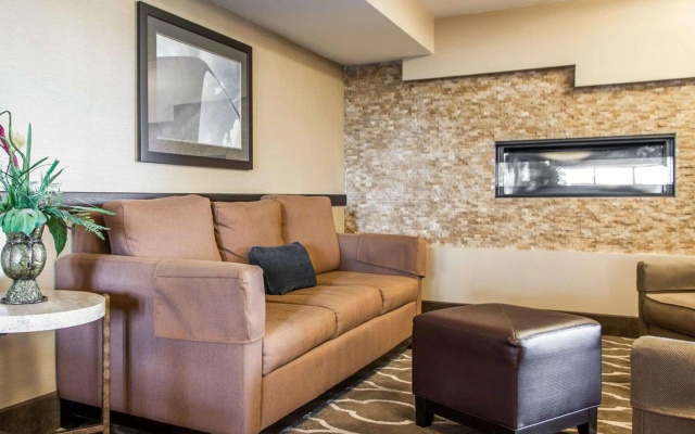 photo 4 of Comfort Inn St Louis - Westport