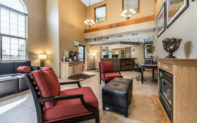 photo 2 of Comfort Inn Denver West Arvada Station
