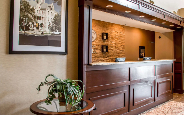 photo 2 of Comfort Suites New Braunfels - San Antonio Area