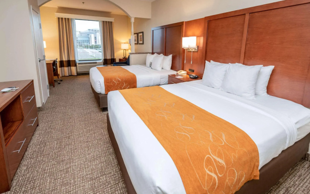 photo 3 of Comfort Suites Houston near Medical Center- NRG Stadium