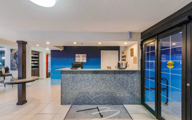 photo 2 of The Blu Hotel Blue Ash Cincinnati, an Ascend Collection Hotel