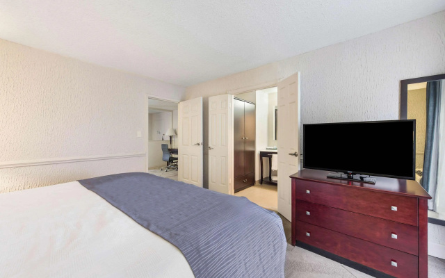 photo 4 of The Blu Hotel Blue Ash Cincinnati, an Ascend Collection Hotel