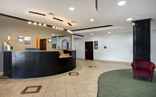 photo 2 of Motel 6 Fort Worth, TX – I-35 & I-20