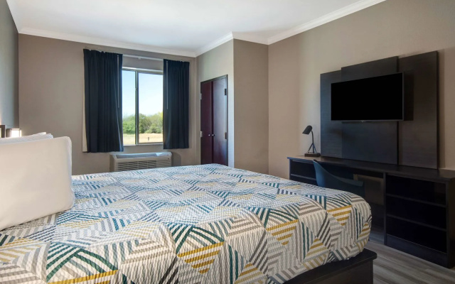 photo 5 of Motel 6 Fort Worth, TX – I-35 & I-20