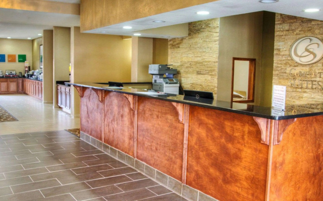 photo 2 of Comfort Suites Plymouth near US-30