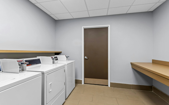 photo 4 of Comfort Suites Cincinnati