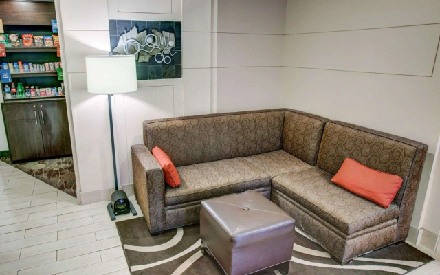 photo 2 of Comfort Suites Pittsburgh Airport