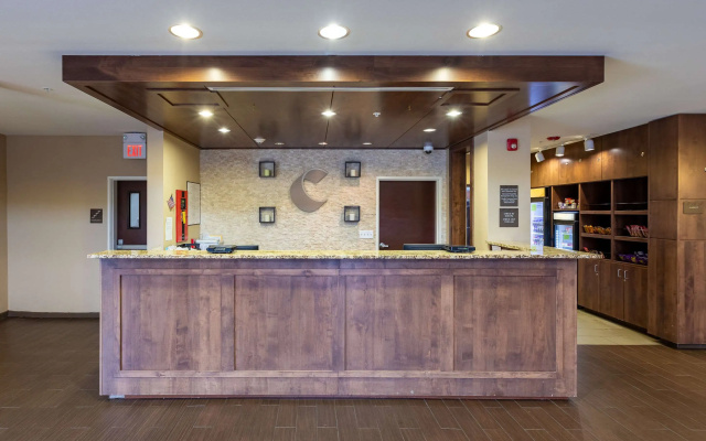 photo 2 of Comfort Suites Denver near Anschutz Medical Campus