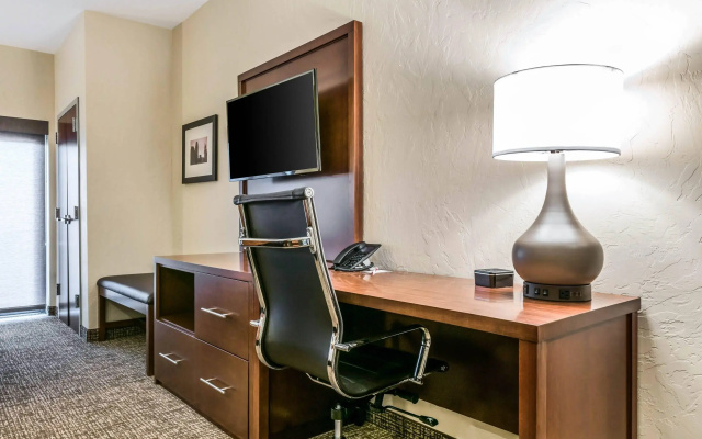 photo 3 of Comfort Suites Florence - Cincinnati South