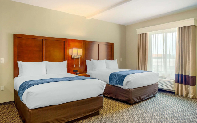 photo 3 of Comfort Suites Burlington near I-5