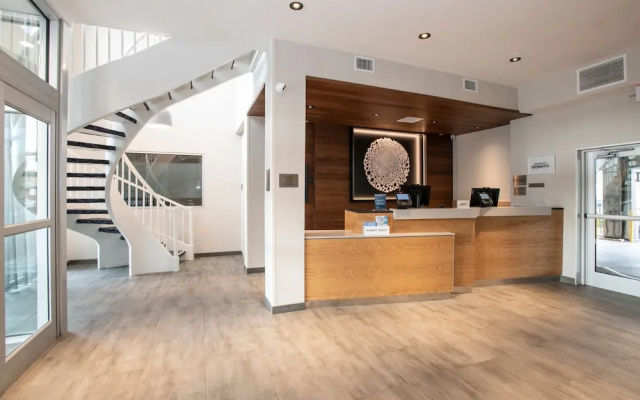 photo 2 of Comfort Suites
