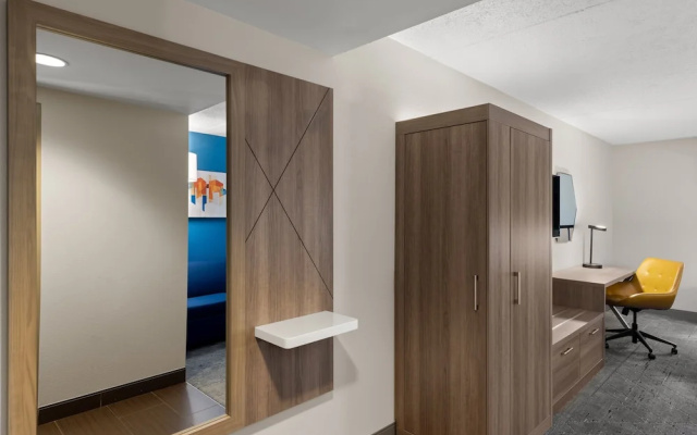 photo 2 of Comfort Suites