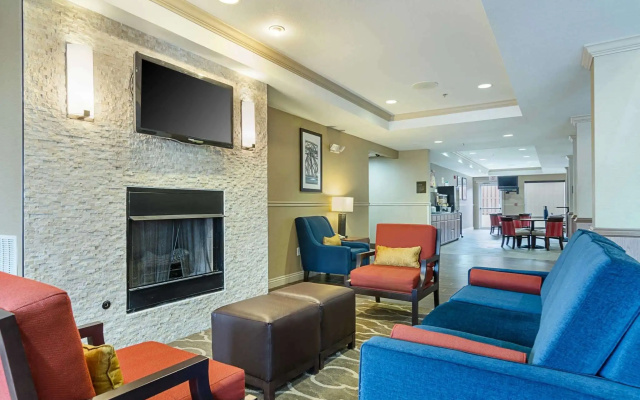 photo 2 of Quality Suites Springdale West I-49