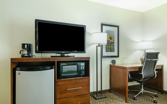 photo 5 of Quality Suites Springdale West I-49