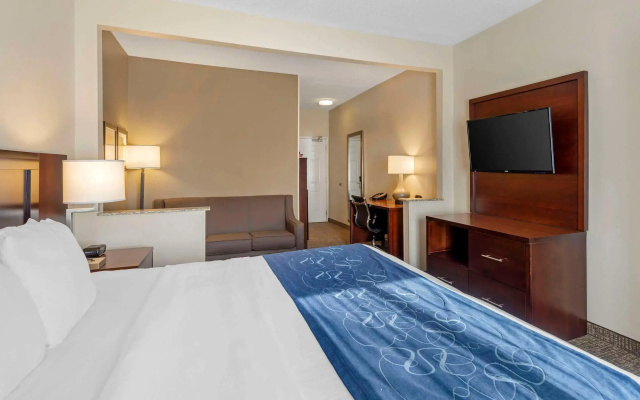 photo 3 of Comfort Suites Normal University area