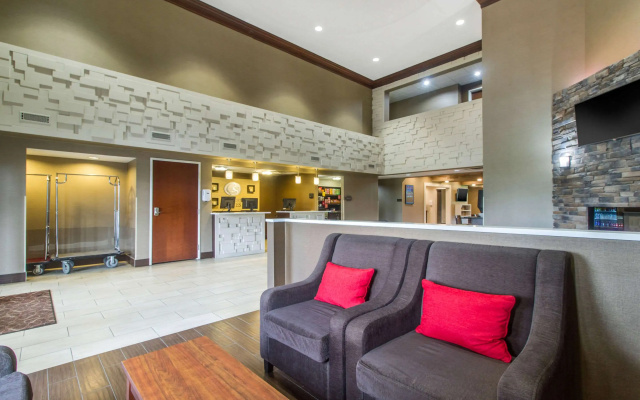 photo 2 of Comfort Suites Danville