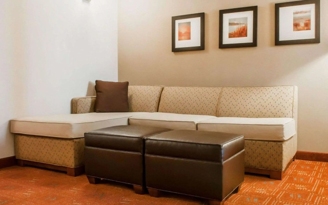 photo 4 of Comfort Suites Farmington