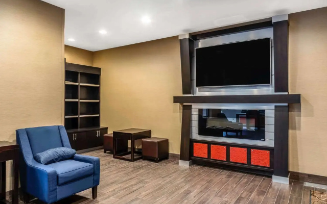photo 4 of Comfort Suites San Jose Airport