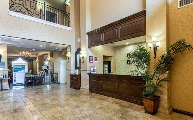 photo 2 of Comfort Suites Alamo - Riverwalk