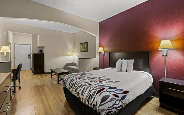 photo 3 of Red Roof Inn & Suites Albany, GA